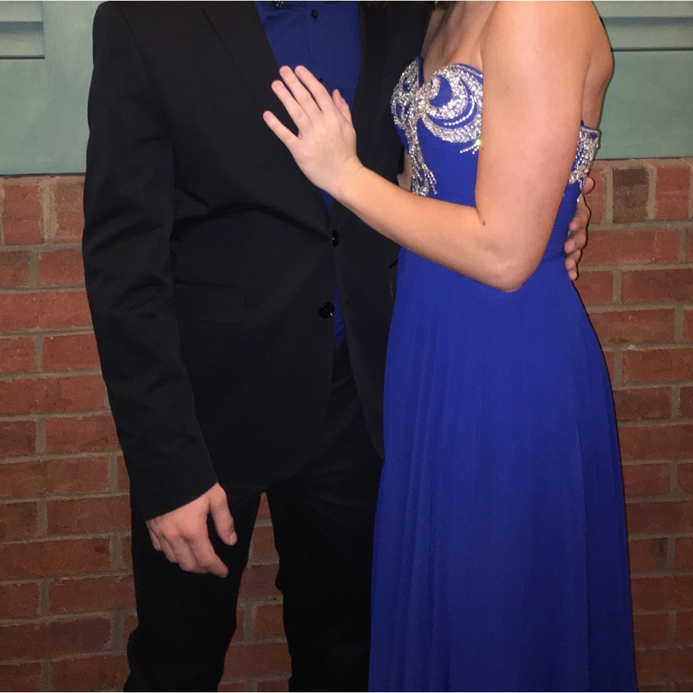Beautiful strapless prom dress